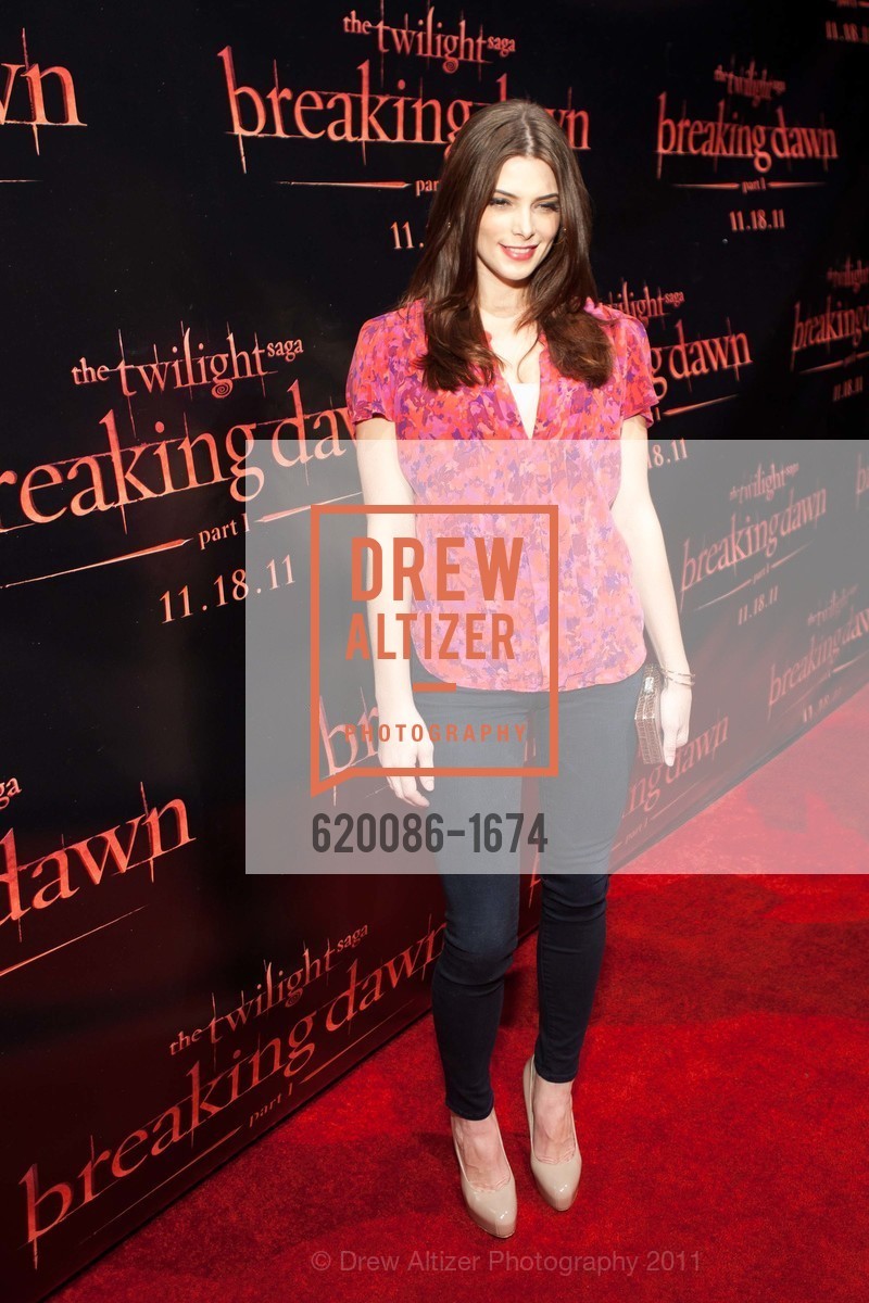 TWILIGHT SAGA: BREAKING DAWN Cast and Concert Tour, US, November 10th, 2011, Photo #620086-1674 Photo #620086-1674