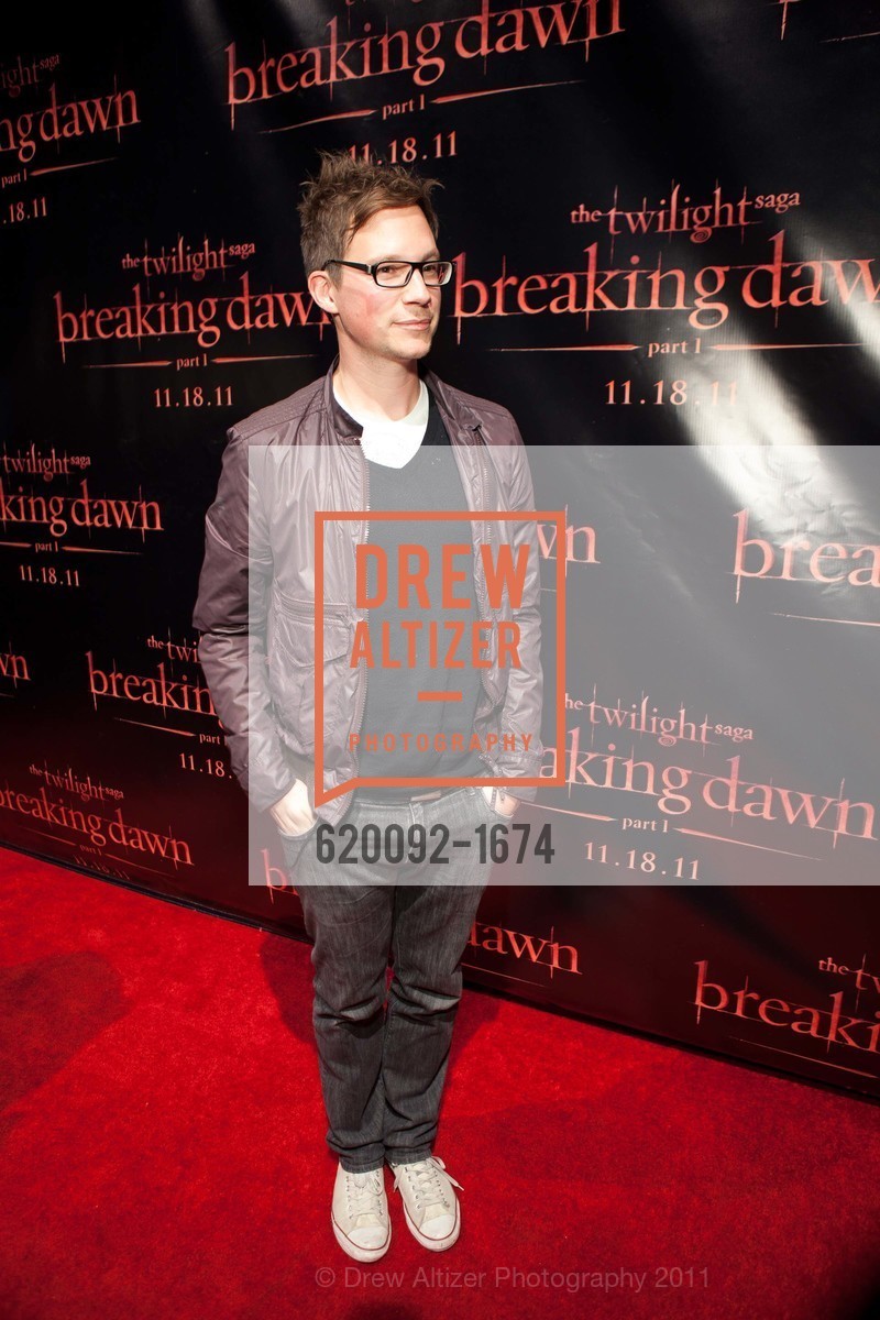 TWILIGHT SAGA: BREAKING DAWN Cast and Concert Tour, US, November 10th, 2011, Photo #620092-1674 Photo #620092-1674
