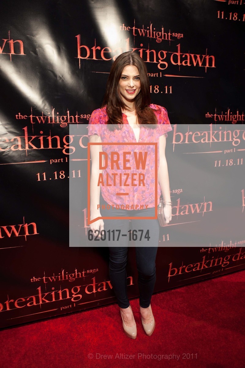 TWILIGHT SAGA: BREAKING DAWN Cast and Concert Tour, US, November 10th, 2011, Photo #620117-1674 Photo #620117-1674