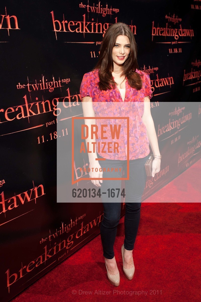 TWILIGHT SAGA: BREAKING DAWN Cast and Concert Tour, US, November 10th, 2011, Photo #620134-1674 Photo #620134-1674