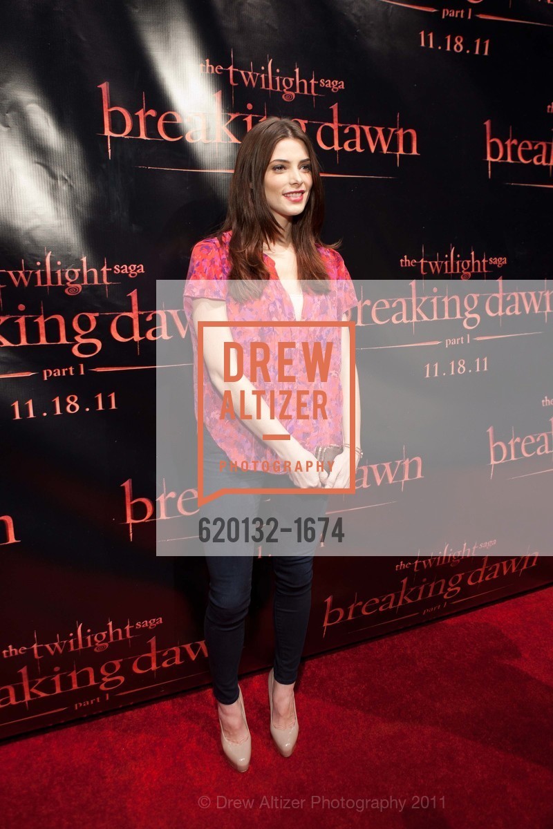 TWILIGHT SAGA: BREAKING DAWN Cast and Concert Tour, US, November 10th, 2011, Photo #620132-1674 Photo #620132-1674