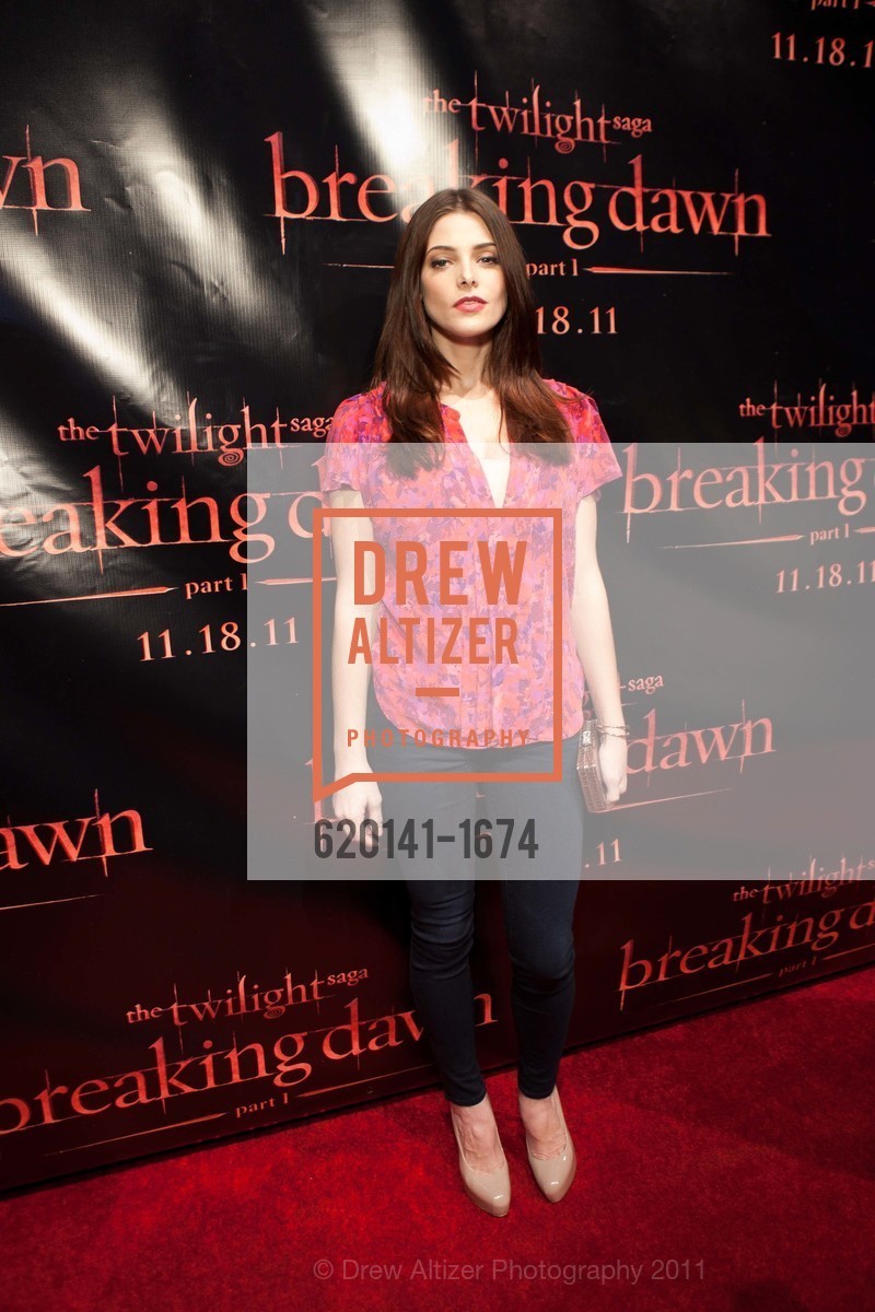 TWILIGHT SAGA: BREAKING DAWN Cast and Concert Tour, US, November 10th, 2011, Photo #620141-1674 Photo #620141-1674