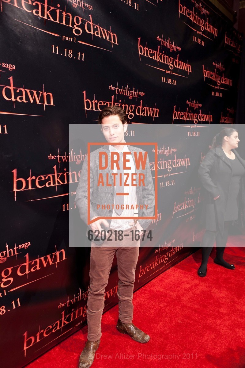 TWILIGHT SAGA: BREAKING DAWN Cast and Concert Tour, US, November 10th, 2011, Photo #620218-1674 Photo #620218-1674