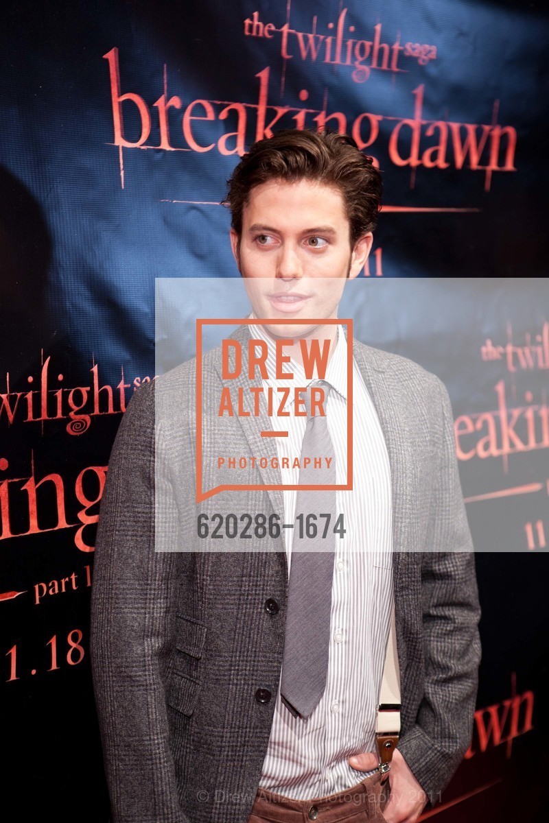 TWILIGHT SAGA: BREAKING DAWN Cast and Concert Tour, US, November 10th, 2011, Photo #620286-1674 Photo #620286-1674