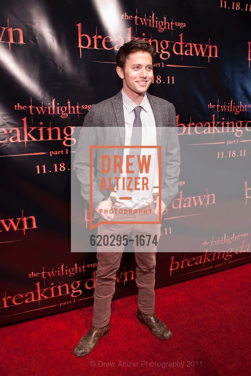 TWILIGHT SAGA: BREAKING DAWN Cast and Concert Tour, US, November 10th, 2011, Photo #620295-1674 Photo #620295-1674