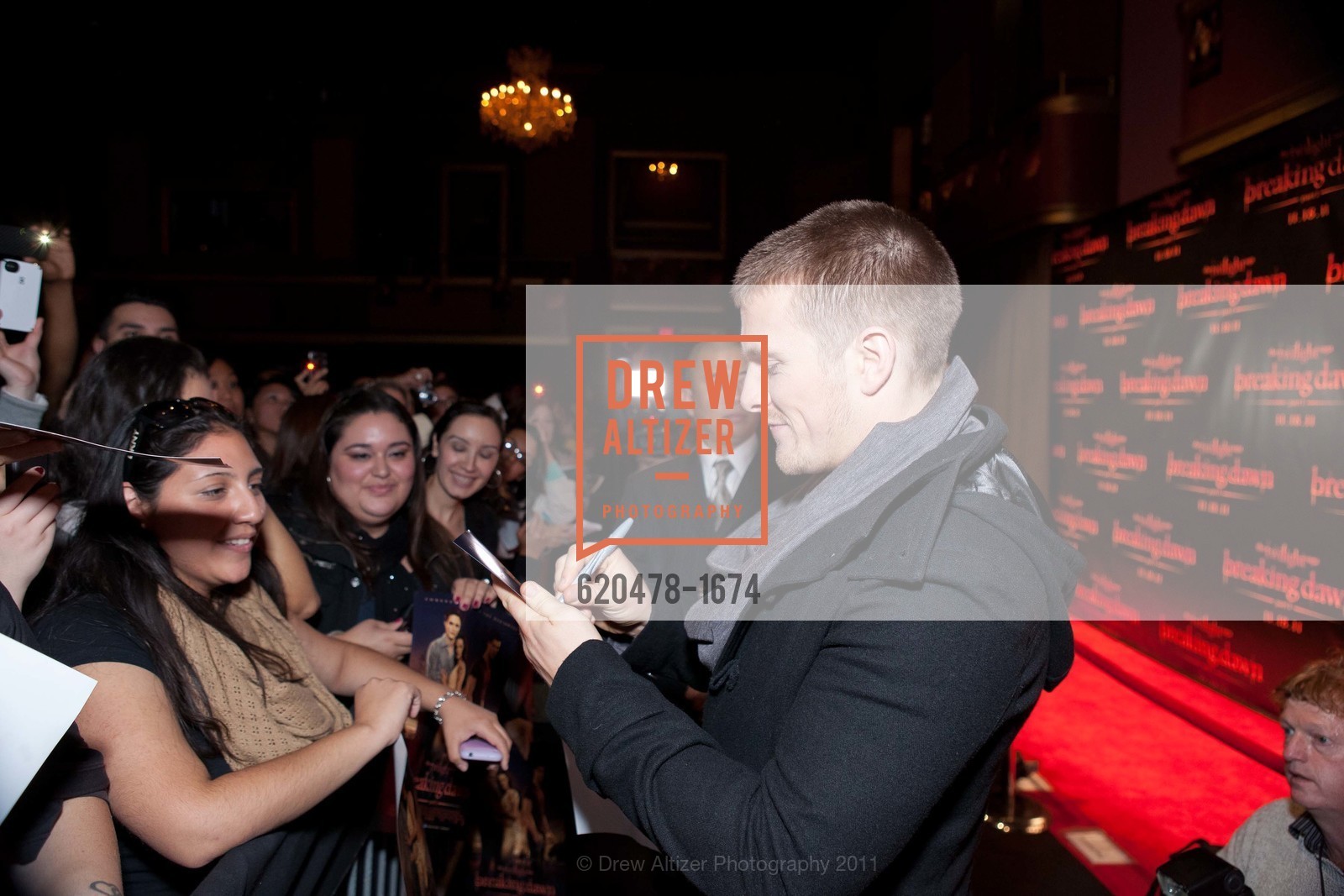 TWILIGHT SAGA: BREAKING DAWN Cast and Concert Tour, US, November 10th, 2011, Photo #620478-1674 Photo #620478-1674