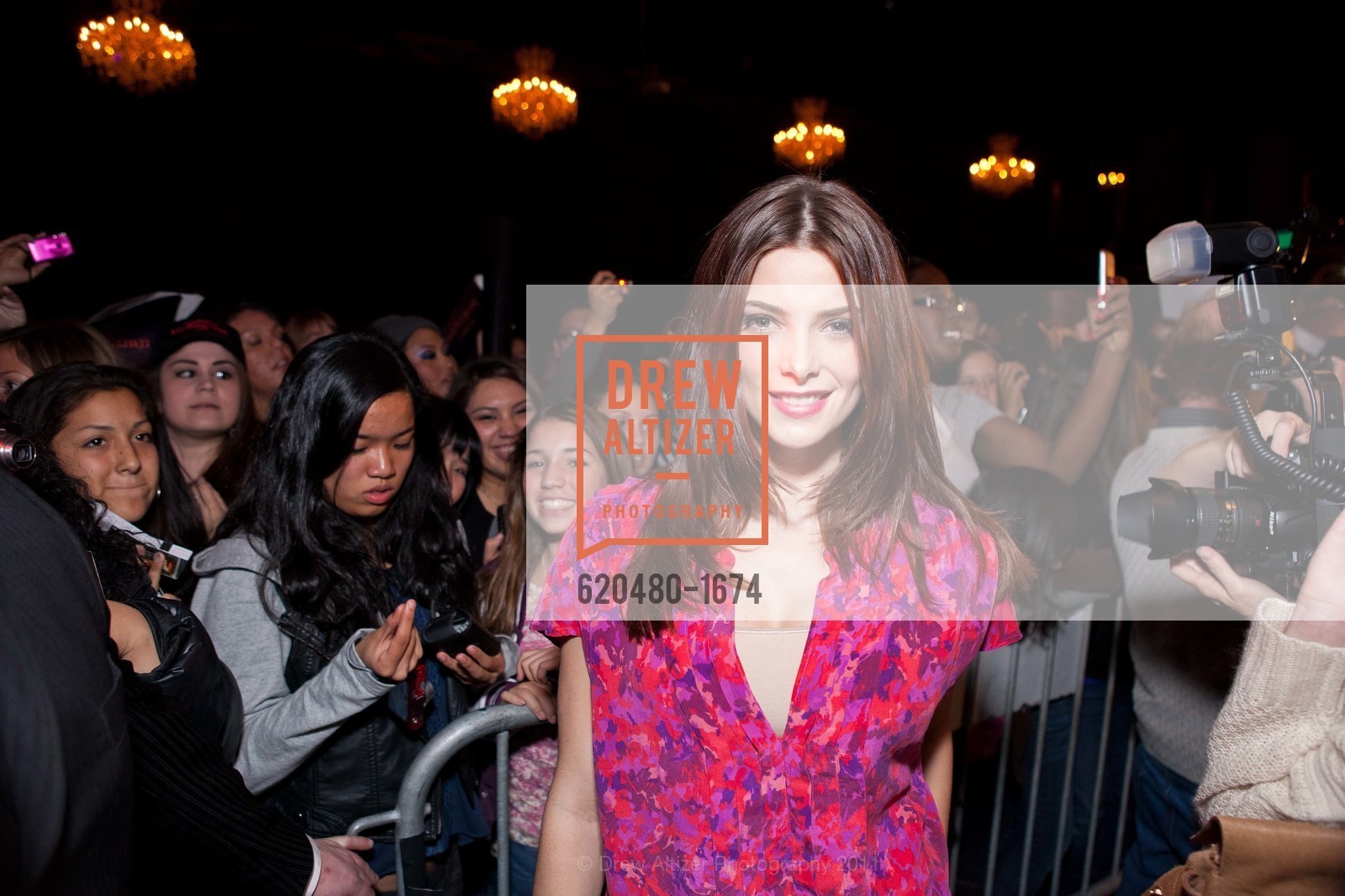 TWILIGHT SAGA: BREAKING DAWN Cast and Concert Tour, US, November 10th, 2011, Photo #620480-1674 Photo #620480-1674