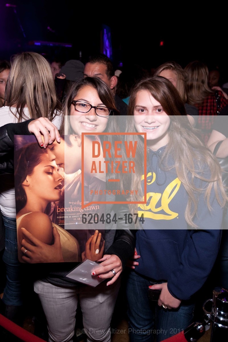 TWILIGHT SAGA: BREAKING DAWN Cast and Concert Tour, US, November 10th, 2011, Photo #620484-1674 Photo #620484-1674