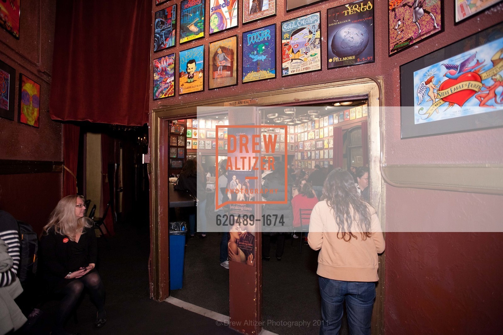 TWILIGHT SAGA: BREAKING DAWN Cast and Concert Tour, US, November 10th, 2011, Photo #620489-1674 Photo #620489-1674