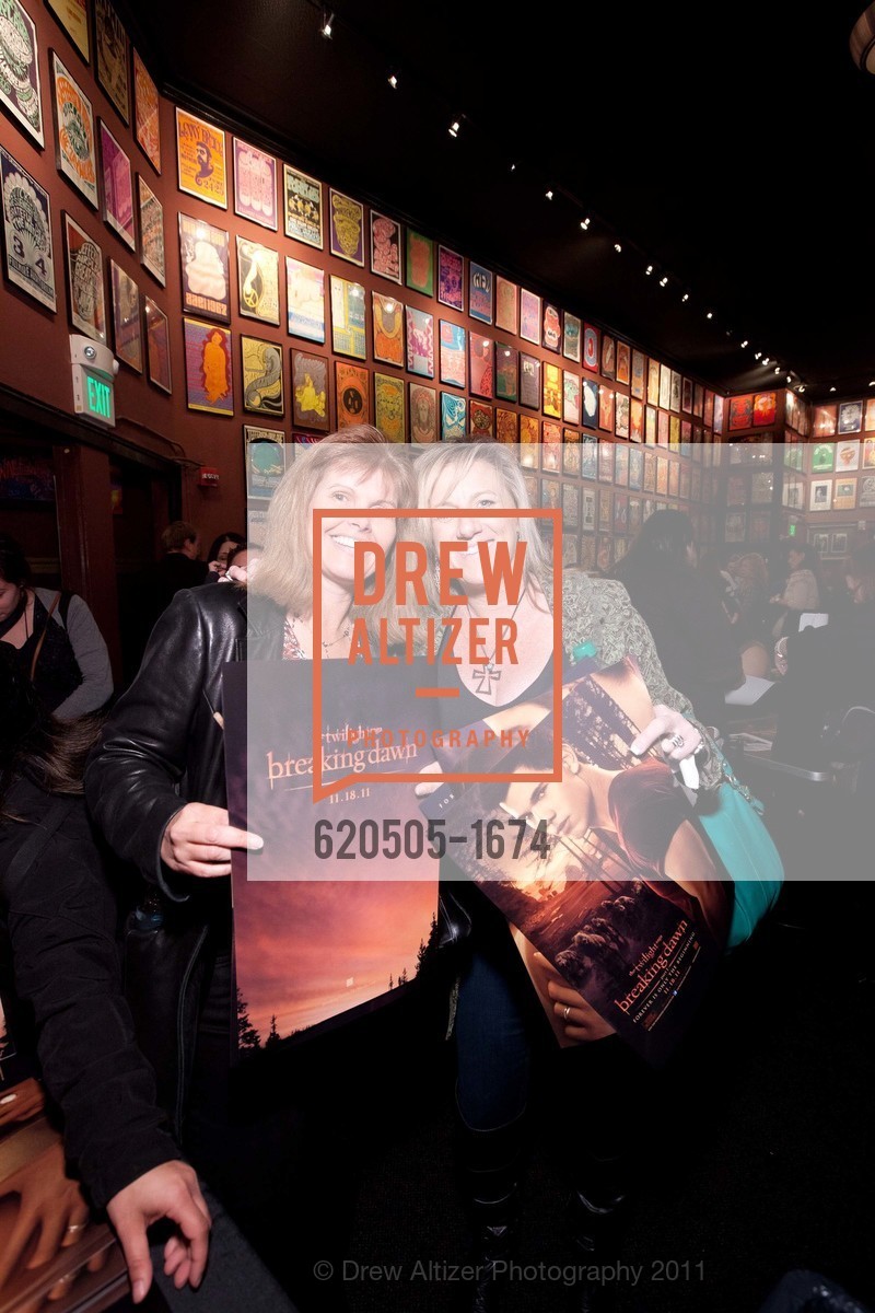 TWILIGHT SAGA: BREAKING DAWN Cast and Concert Tour, US, November 10th, 2011, Photo #620505-1674 Photo #620505-1674