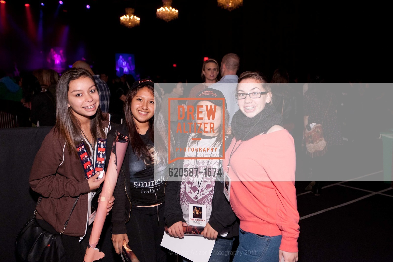 TWILIGHT SAGA: BREAKING DAWN Cast and Concert Tour, US, November 10th, 2011, Photo #620587-1674 Photo #620587-1674