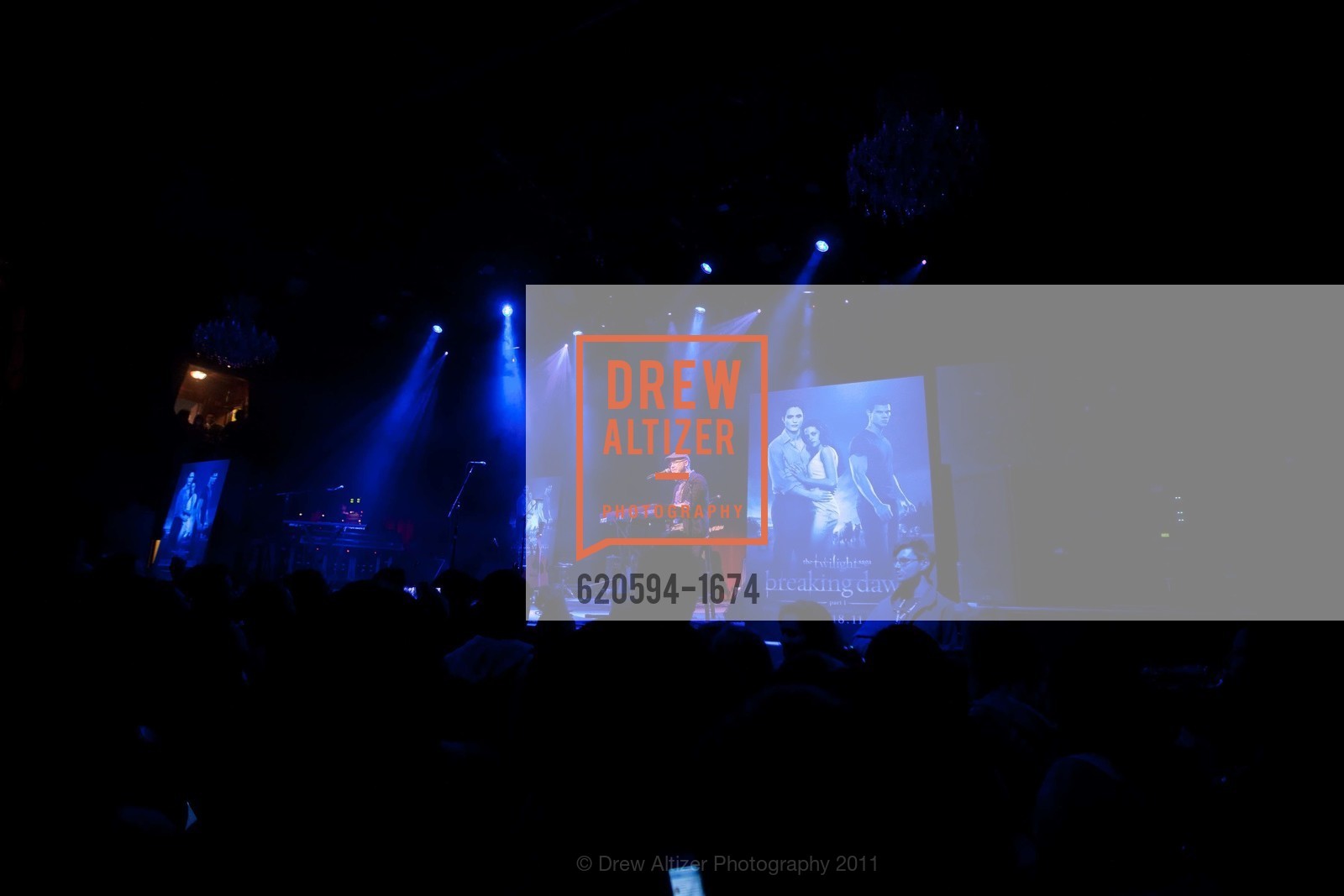 TWILIGHT SAGA: BREAKING DAWN Cast and Concert Tour, US, November 10th, 2011, Photo #620594-1674 Photo #620594-1674