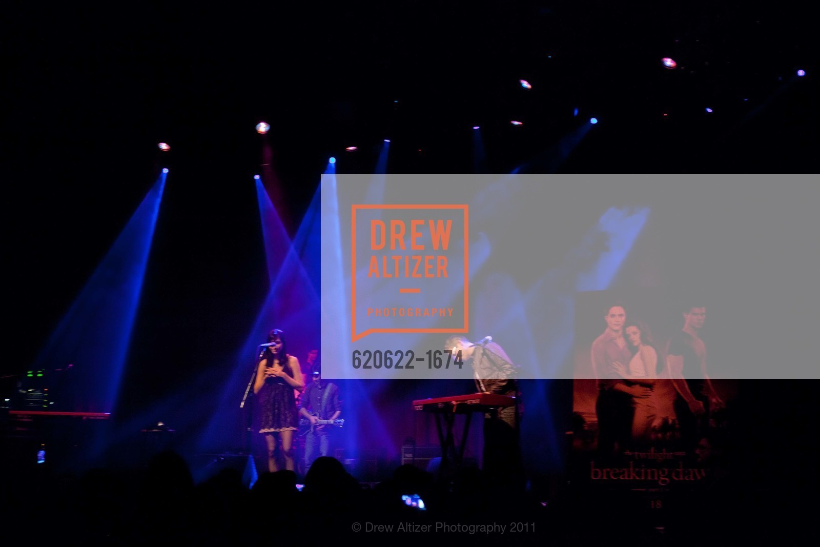 TWILIGHT SAGA: BREAKING DAWN Cast and Concert Tour, US, November 10th, 2011, Photo #620622-1674 Photo #620622-1674