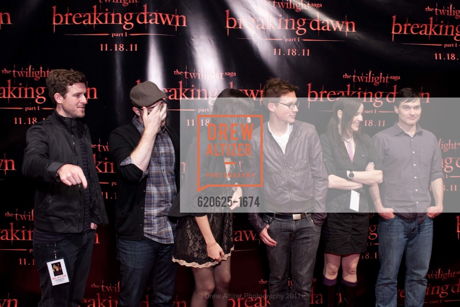 TWILIGHT SAGA: BREAKING DAWN Cast and Concert Tour, US, November 10th, 2011, Photo #620625-1674 Photo #620625-1674