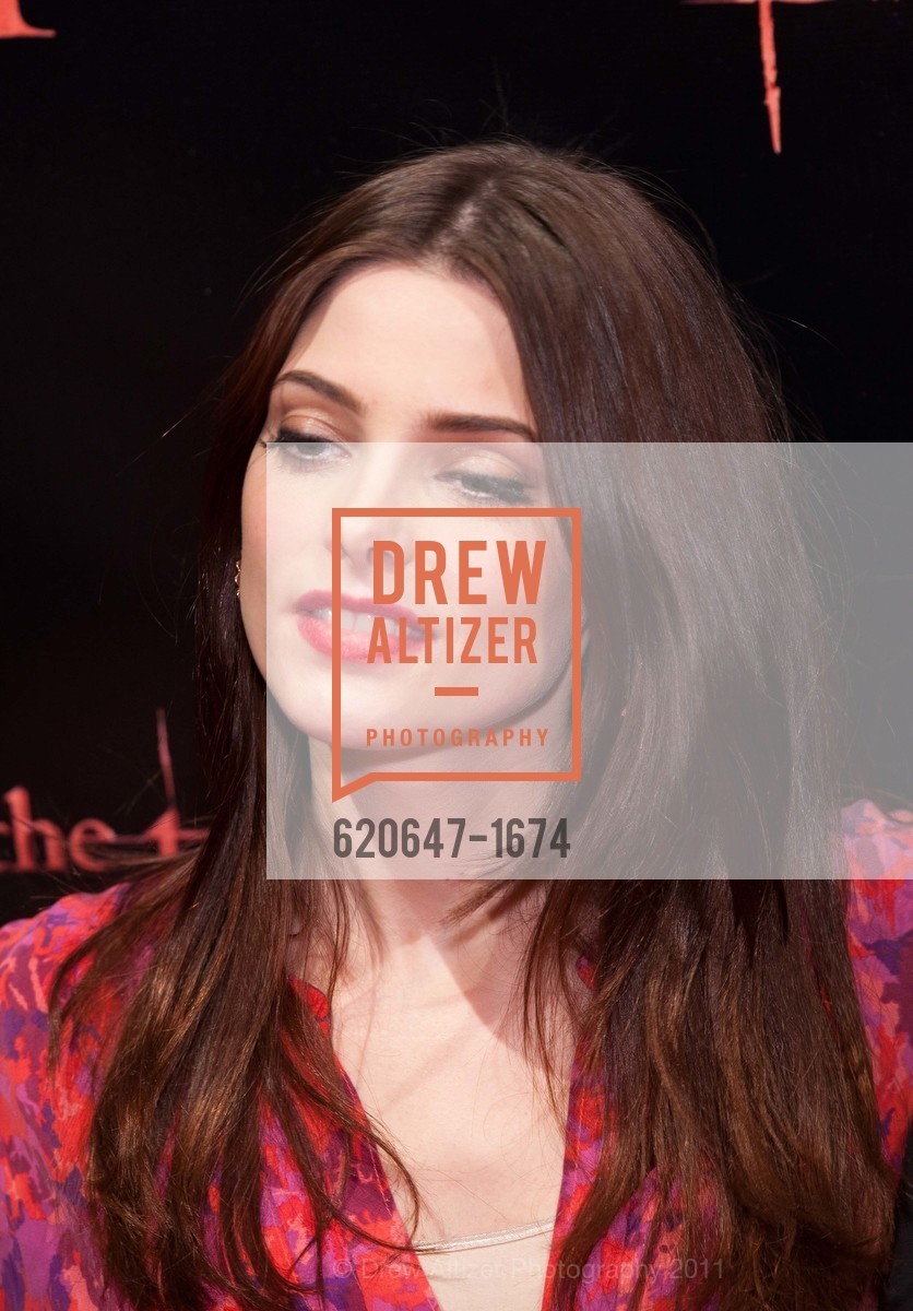 TWILIGHT SAGA: BREAKING DAWN Cast and Concert Tour, US, November 10th, 2011, Photo #620647-1674 Photo #620647-1674