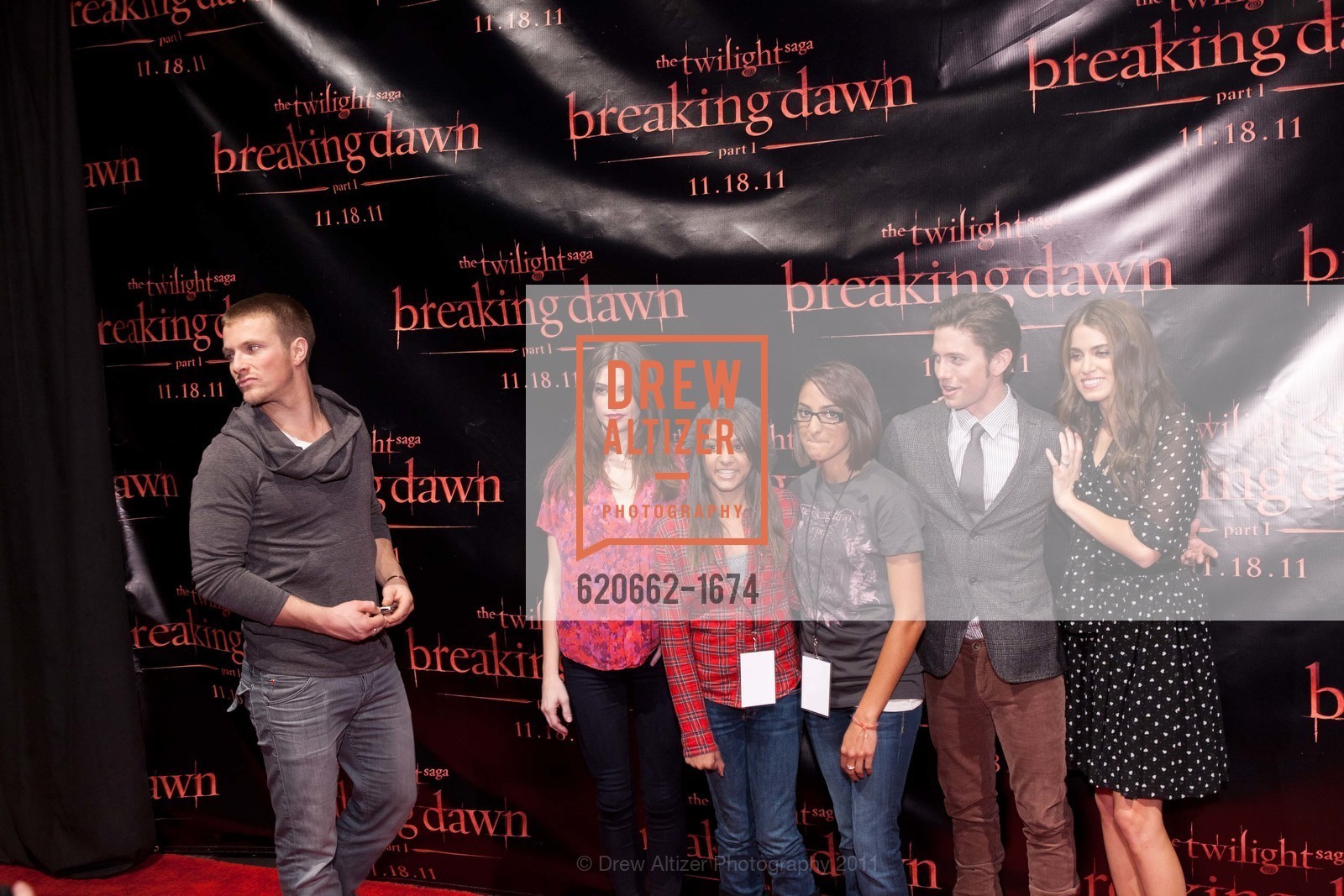 TWILIGHT SAGA: BREAKING DAWN Cast and Concert Tour, US, November 10th, 2011, Photo #620662-1674 Photo #620662-1674