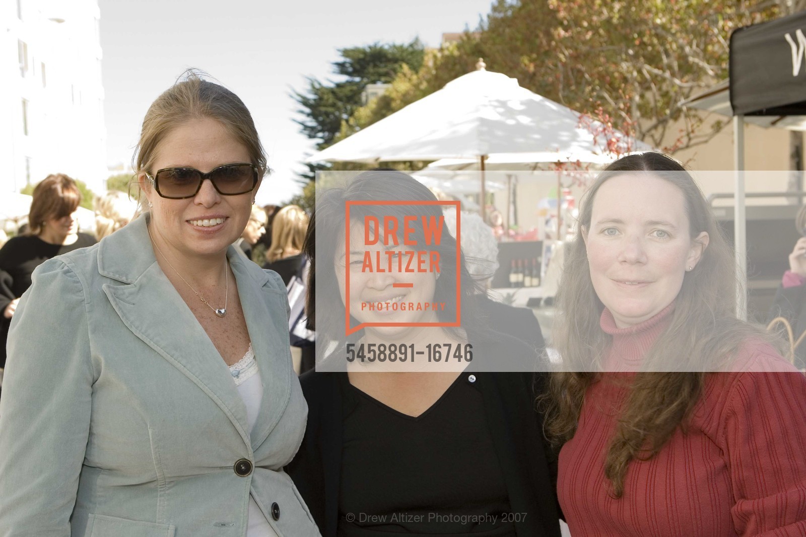 Julie Yarbrough, Suanne Bouvier, Gwen Berexa, JLSF Tour Russian Hill, US, October 15th, 2007, Photo #5458891-16746 Julie Yarbrough, Suanne Bouvier, Gwen Berexa, Photo #5458891-16746