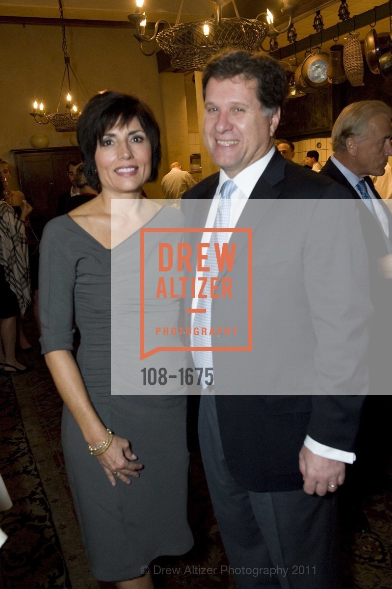 Joan Dauris, HELLENIC Charity Ball Welcome Reception at Kokkari, US, November 11th, 2011, Photo #108-1675 Joan Dauris, Photo #108-1675