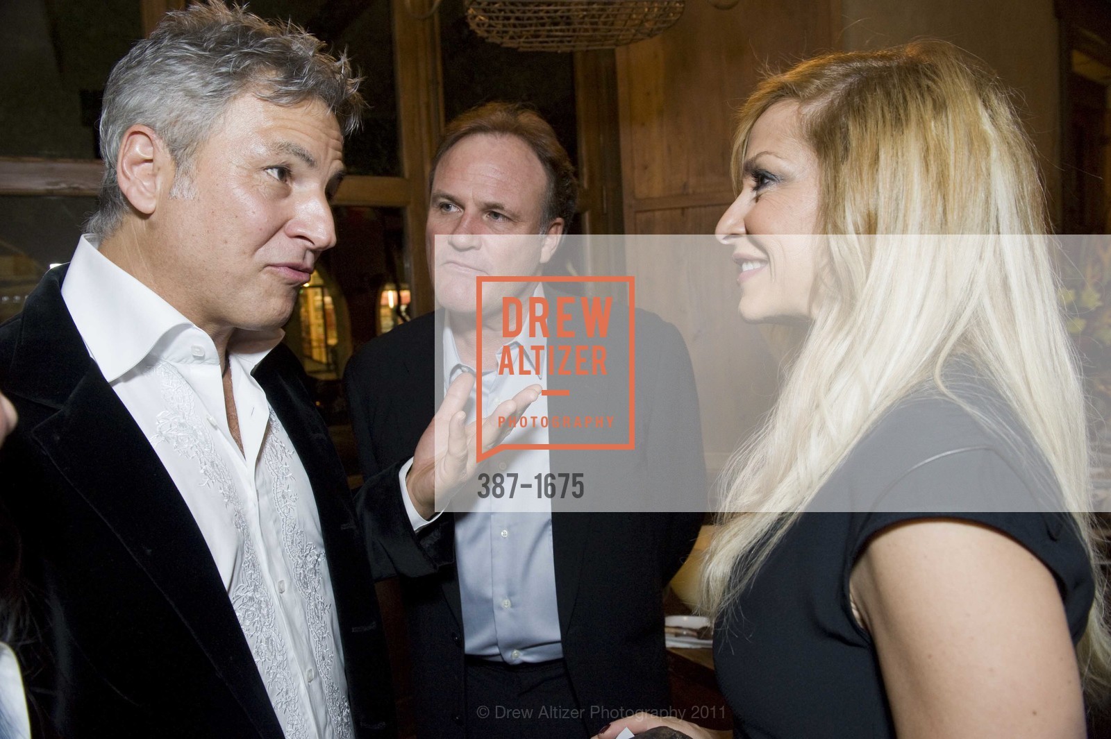 Chris Spheeris, Anna Vissi, HELLENIC Charity Ball Welcome Reception at Kokkari, US, November 11th, 2011, Photo #387-1675 Chris Spheeris, Anna Vissi, Photo #387-1675