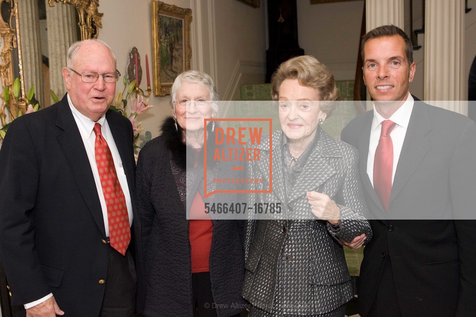 Reid Dennis, Peggy Dennis, Roman Gronkowski, Dede Wilsey Hosts and Evening With San Francisco Opera, Private Residence, November 28th, 2007, Photo #5466407-16785 Reid Dennis, Peggy Dennis, Roman Gronkowski, Photo #5466407-16785