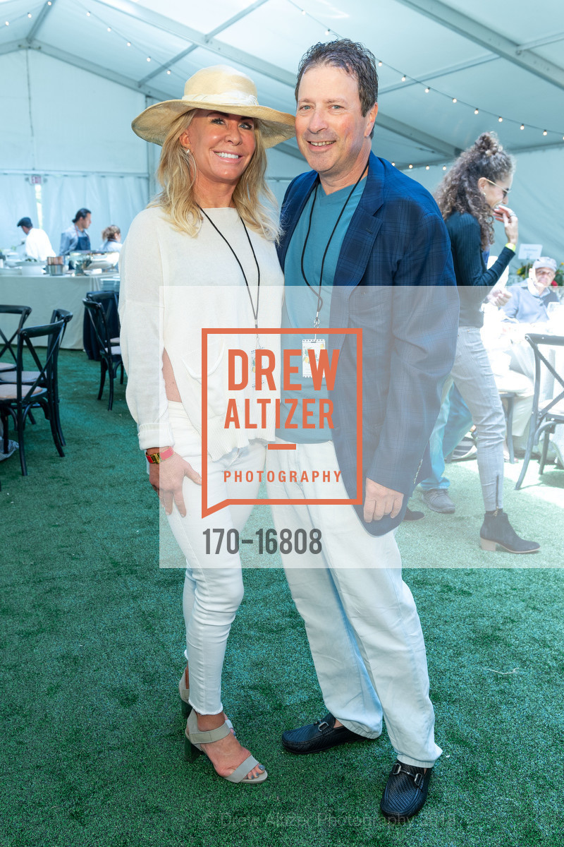 Tracy McLaughlin, Doug Whitman, Stern Grove Festival's The Big Picnic 2018, Sigmund Stern Grove. 2750 19th Avenue, June 17th, 2018, Photo #170-16808 Tracy McLaughlin, Doug Whitman, Photo #170-16808
