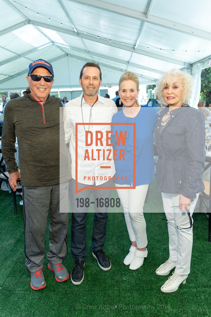 Allen Orwitz, Michael Orwitz, Lisa Goldman, Lea Orwitz, Stern Grove Festival's The Big Picnic 2018, Sigmund Stern Grove. 2750 19th Avenue, June 17th, 2018, Photo #198-16808 Allen Orwitz, Michael Orwitz, Lisa Goldman, Lea Orwitz, Photo #198-16808