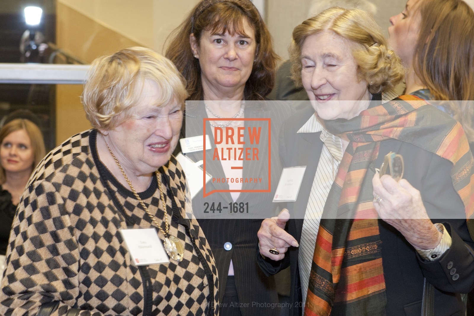 Doris Hildebrandt, Gail Dekreon, Ingeborg Stottmeister, Photo #244-1681