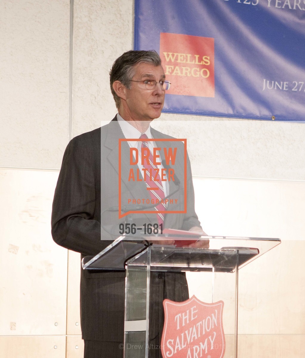 Bert Decker, The Salvation Army's 8th Annual Holiday Luncheon, US, November 16th, 2011, Photo #956-1681 Bert Decker, Photo #956-1681