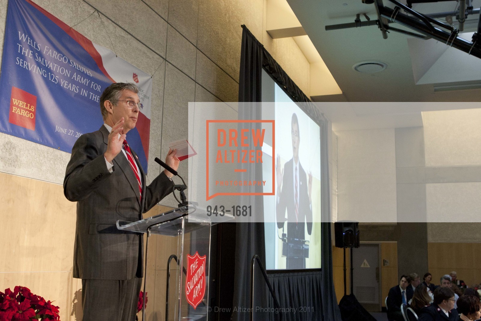 Bert Decker, The Salvation Army's 8th Annual Holiday Luncheon, US, November 16th, 2011, Photo #943-1681 Bert Decker, Photo #943-1681