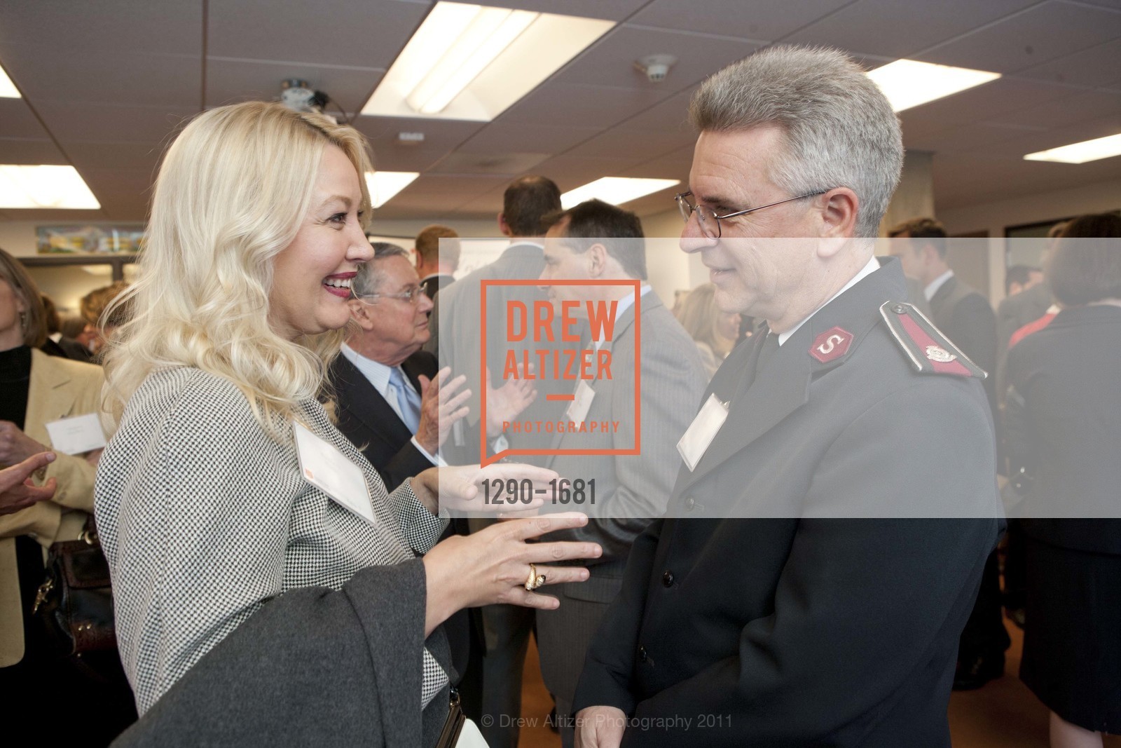 Kimberly Hines, Steve Smith, The Salvation Army's 8th Annual Holiday Luncheon, US, November 16th, 2011, Photo #1290-1681 Kimberly Hines, Steve Smith, Photo #1290-1681