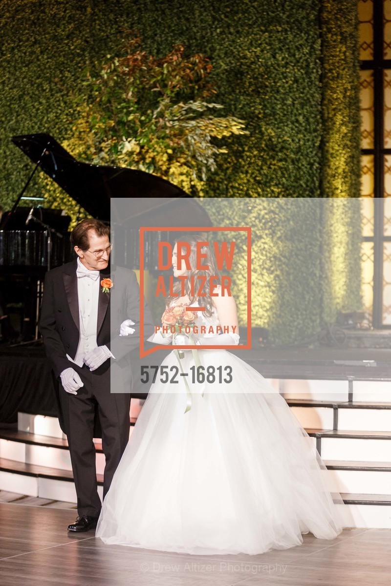 Jim Avery, Amanda York Avery, San Francisco Debutante Ball 2018 Benefiting CPMC, Westin St. Francis Hotel. 335 Powell St, Photo #5752-16813 Jim Avery, Amanda York Avery, Photo #5752-16813