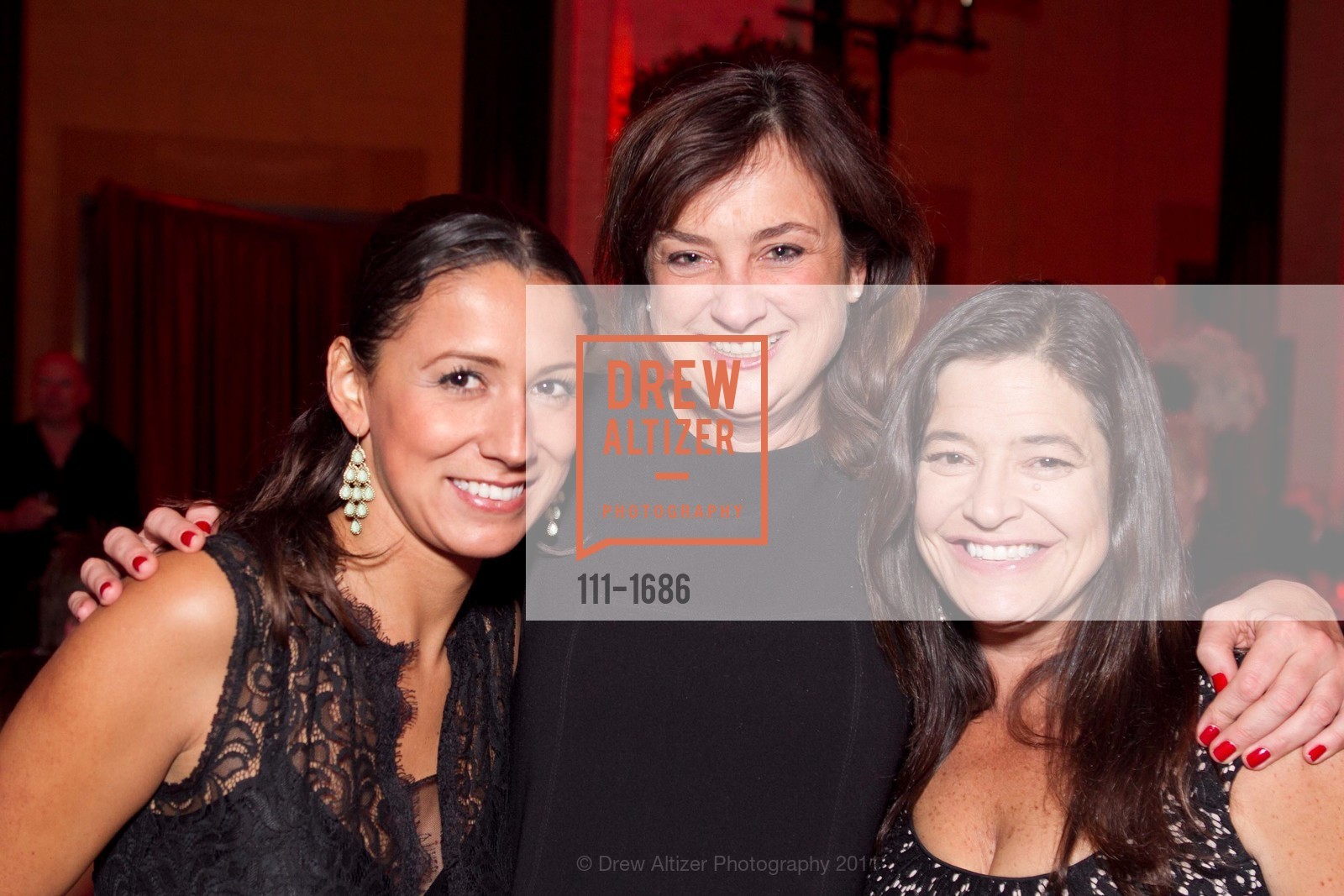 Jessica Stout, Luanne Calvert, Laura Pucinelli, Global Green USA's 7th Annual GORGEOUS & GREEN GALA, US, December 6th, 2011, Photo #111-1686 Jessica Stout, Luanne Calvert, Laura Pucinelli, Photo #111-1686