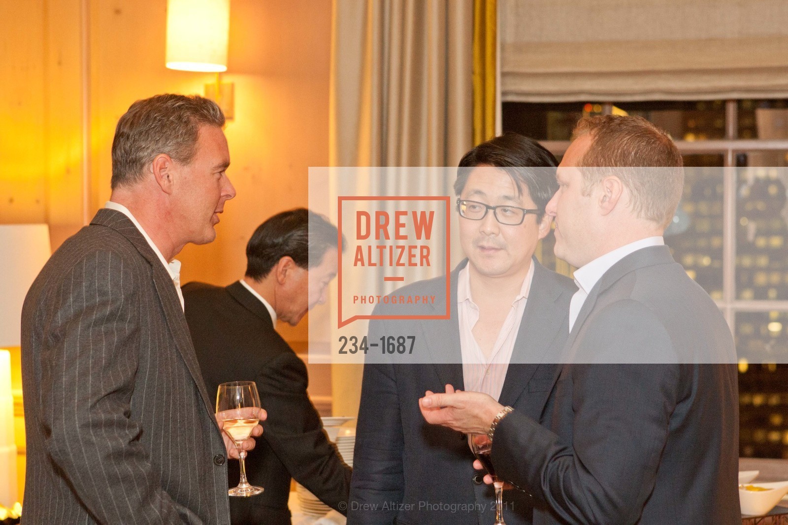Stuart Hamlyn, Michael Kim, Michael Ehrlich, Holiday Heartwarmers, US, December 6th, 2011, Photo #234-1687 Stuart Hamlyn, Michael Kim, Michael Ehrlich, Photo #234-1687