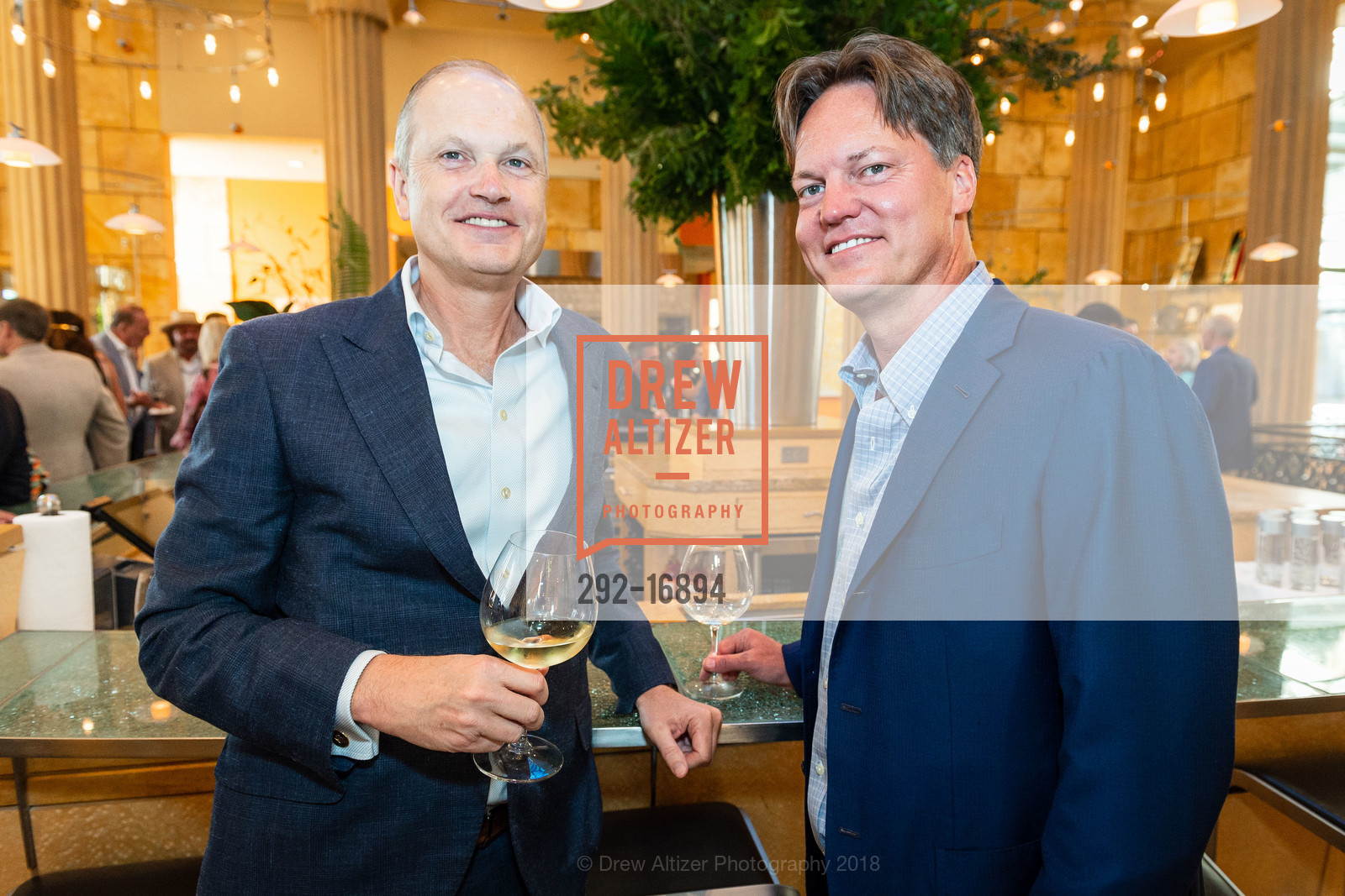 Steven Stull, Stephen Oetgen, Festival Napa Valley 2018 Founders Dinner at Darioush Winery, Darioush Winery. 4240 Silverado Trail, July 19th, 2018, Photo #292-16894 Steven Stull, Stephen Oetgen, Photo #292-16894