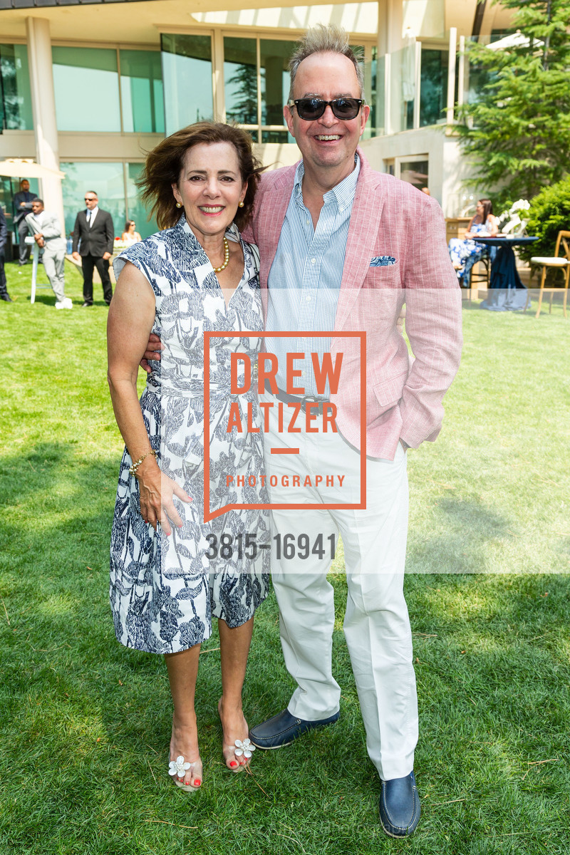Suzanne Levy, Kevin Levy, Saks Fifth Avenue and Oscar de La Renta Fashion Show to Benefit The League to Save Lake Tahoe 2018, Private Residence, August 4th, 2018, Photo #3815-16941 Suzanne Levy, Kevin Levy, Photo #3815-16941