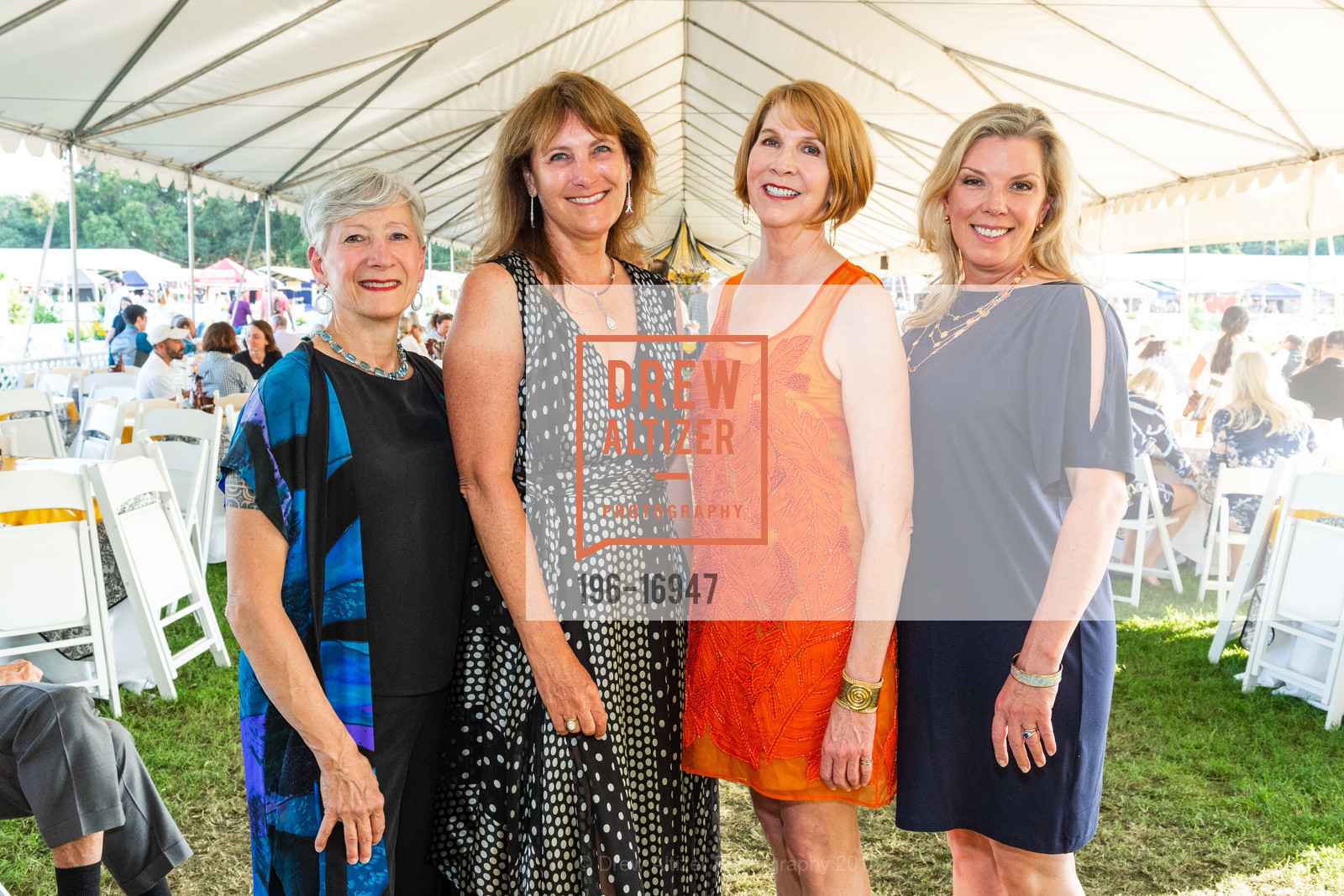 Wendy Baum, Suzanne Rischman, Suzanne Cheves, Cindy Gower, Gala Menlo Charity Stephen Silver $40,000 Grand Prix 2018, Menlo Circus Club. 90 Park Lane, August 10th, 2018, Photo #196-16947 Wendy Baum, Suzanne Rischman, Suzanne Cheves, Cindy Gower, Photo #196-16947