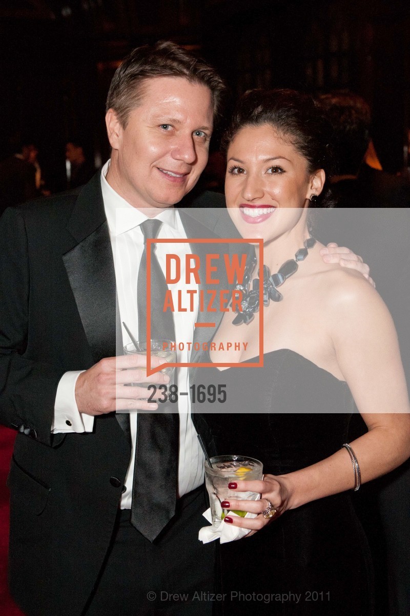 Dean Jackson, Yuzenia Herrera, Spinsters of San Francisco Holiday Ball, US, December 10th, 2011, Photo #238-1695 Dean Jackson, Yuzenia Herrera, Photo #238-1695