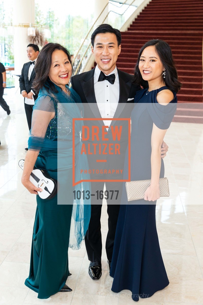 Patricia Lee-Hoffman, Kevin Yeh, Catherine Meng, San Francisco Symphony 2018 Opening Night Gala, Davies Symphony Hall. 201 Van Ness Avenue, Photo #1013-16977 Patricia Lee-Hoffman, Kevin Yeh, Catherine Meng, Photo #1013-16977