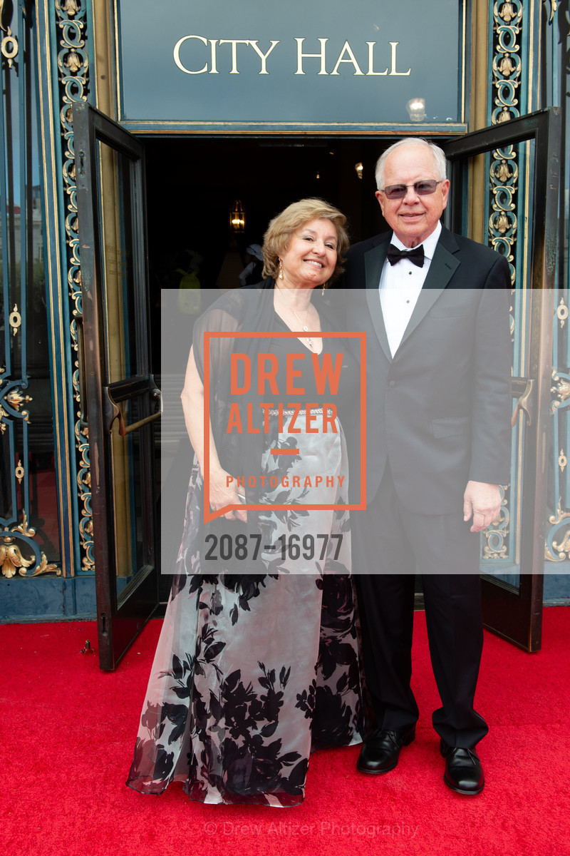 Angelina Sorensen, Ronald Sorensen, San Francisco Symphony 2018 Opening Night Gala, Davies Symphony Hall. 201 Van Ness Avenue, Photo #2087-16977 Angelina Sorensen, Ronald Sorensen, Photo #2087-16977