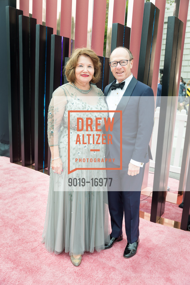 Linda Cooperman, Daniel Cooperman, San Francisco Symphony 2018 Opening Night Gala, Davies Symphony Hall. 201 Van Ness Avenue, September 5th, 2018, Photo #9019-16977 Linda Cooperman, Daniel Cooperman, Photo #9019-16977