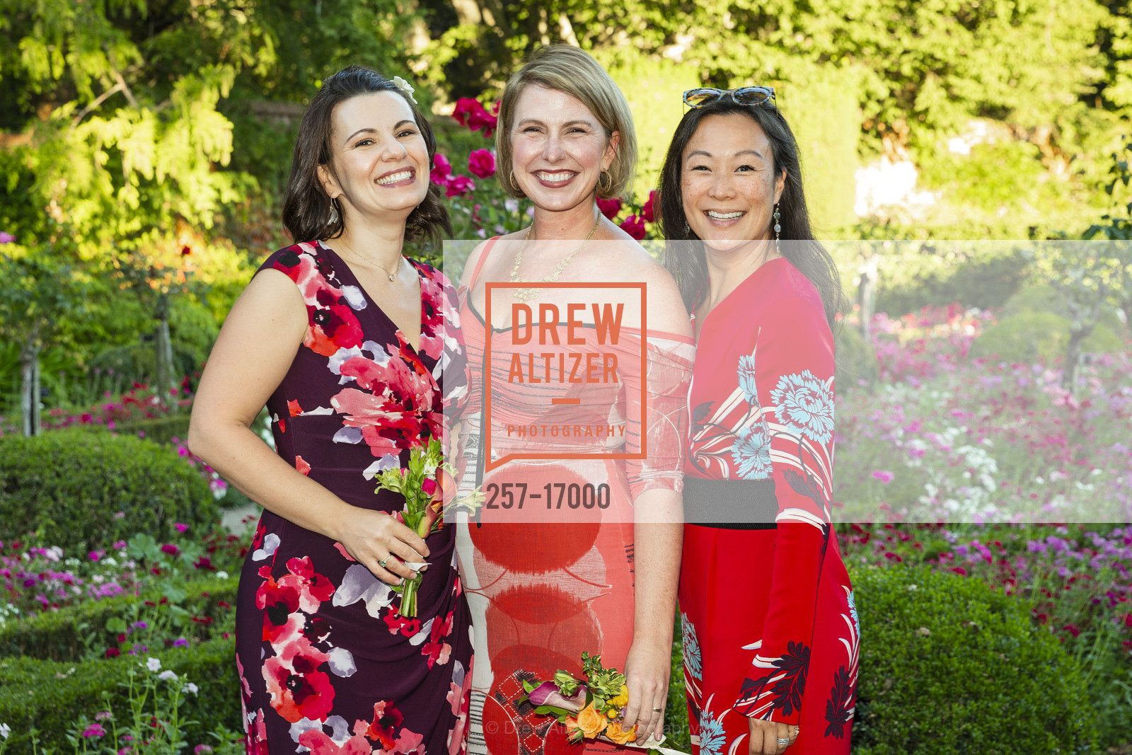 Tatyana Mamut, Leslie Witt, Amy Yang, Filoli's Pacific Paradise Gala 2018, Filoli. 86 Canada Road, Photo #257-17000 Tatyana Mamut, Leslie Witt, Amy Yang, Photo #257-17000
