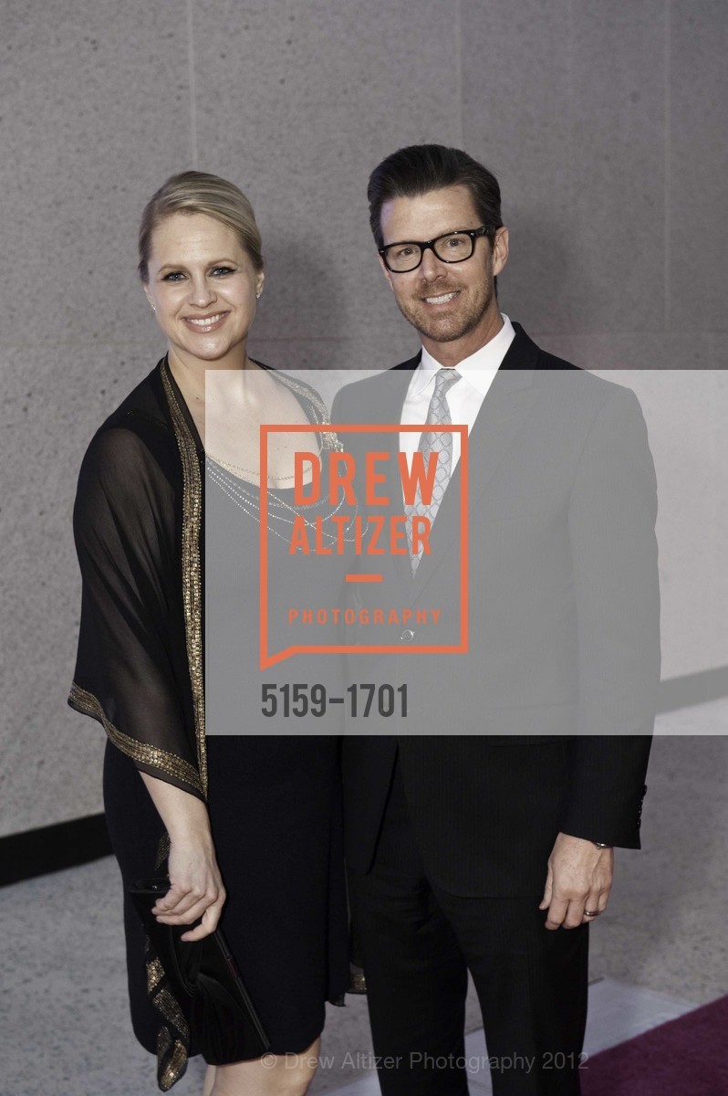 Joanna Austin, Todd Smith, NEIMAN MARCUS Walnut Creek Grand Opening Gala, US, March 8th, 2012, Photo #5159-1701 Joanna Austin, Todd Smith, Photo #5159-1701