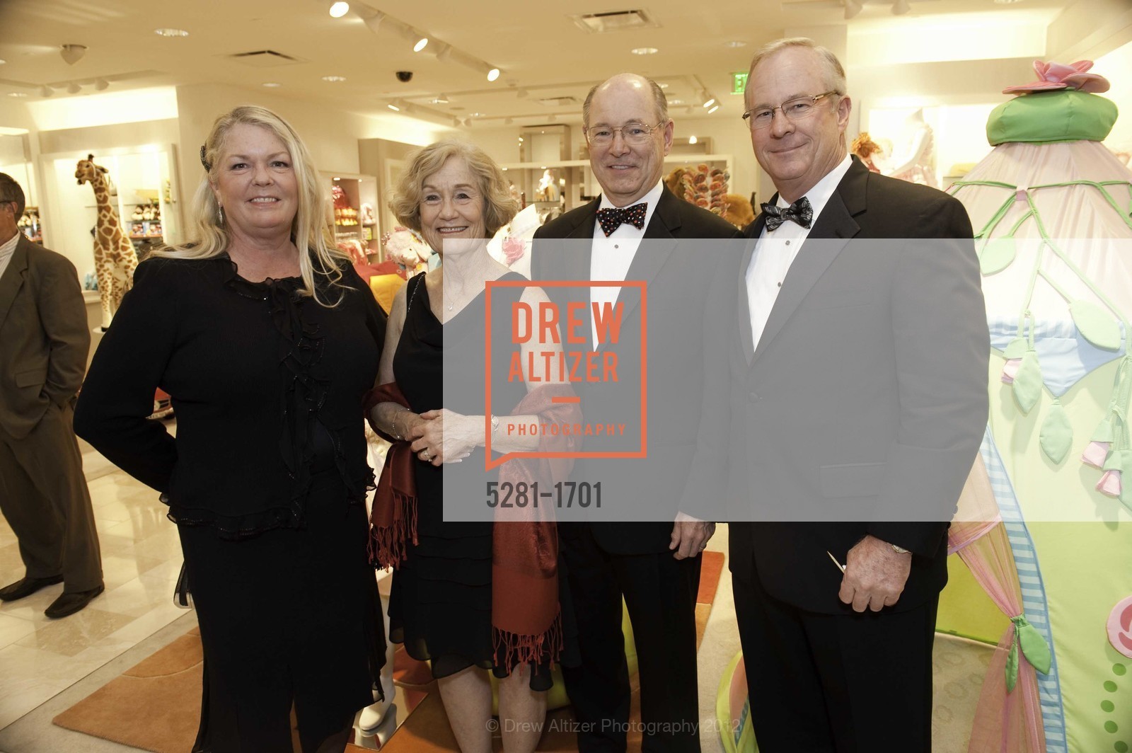 Melinda Darbee, Katie Flynn, Bob Flynn, Peter Darbee, NEIMAN MARCUS Walnut Creek Grand Opening Gala, US, March 8th, 2012, Photo #5281-1701 Melinda Darbee, Katie Flynn, Bob Flynn, Peter Darbee, Photo #5281-1701