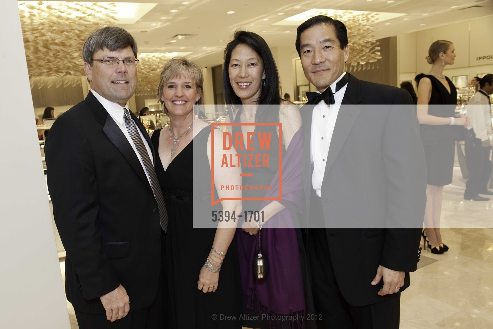John Moller, Carolyn Moller, Lynn Hirahara, Brian Hirahara, NEIMAN MARCUS Walnut Creek Grand Opening Gala, US, March 8th, 2012, Photo #5394-1701 John Moller, Carolyn Moller, Lynn Hirahara, Brian Hirahara, Photo #5394-1701