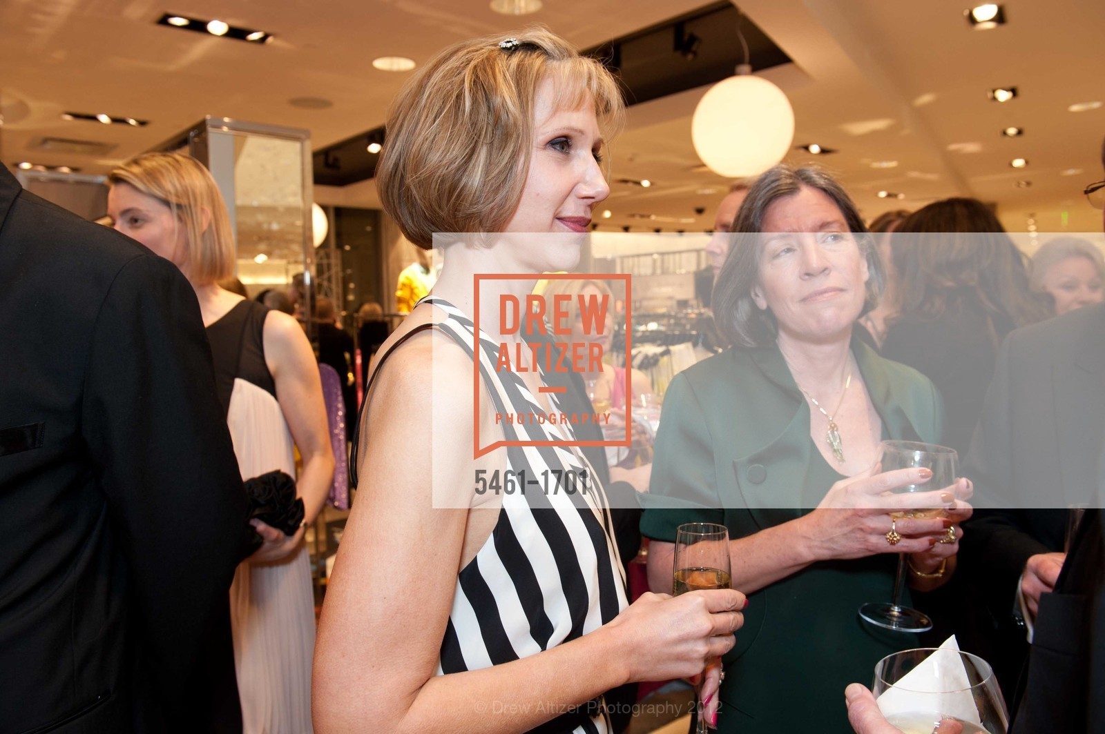 Alisa McCormac, Cheryl Valentine, NEIMAN MARCUS Walnut Creek Grand Opening Gala, US, March 8th, 2012, Photo #5461-1701 Alisa McCormac, Cheryl Valentine, Photo #5461-1701