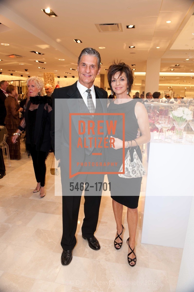 Jim Joseph, Pat Joseph, NEIMAN MARCUS Walnut Creek Grand Opening Gala, US, March 8th, 2012, Photo #5462-1701 Jim Joseph, Pat Joseph, Photo #5462-1701