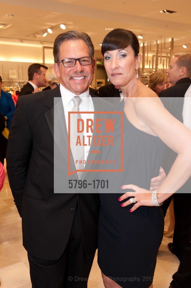 Tracy Tomkovicz, NEIMAN MARCUS Walnut Creek Grand Opening Gala, US, March 8th, 2012, Photo #5796-1701 Tracy Tomkovicz, Photo #5796-1701