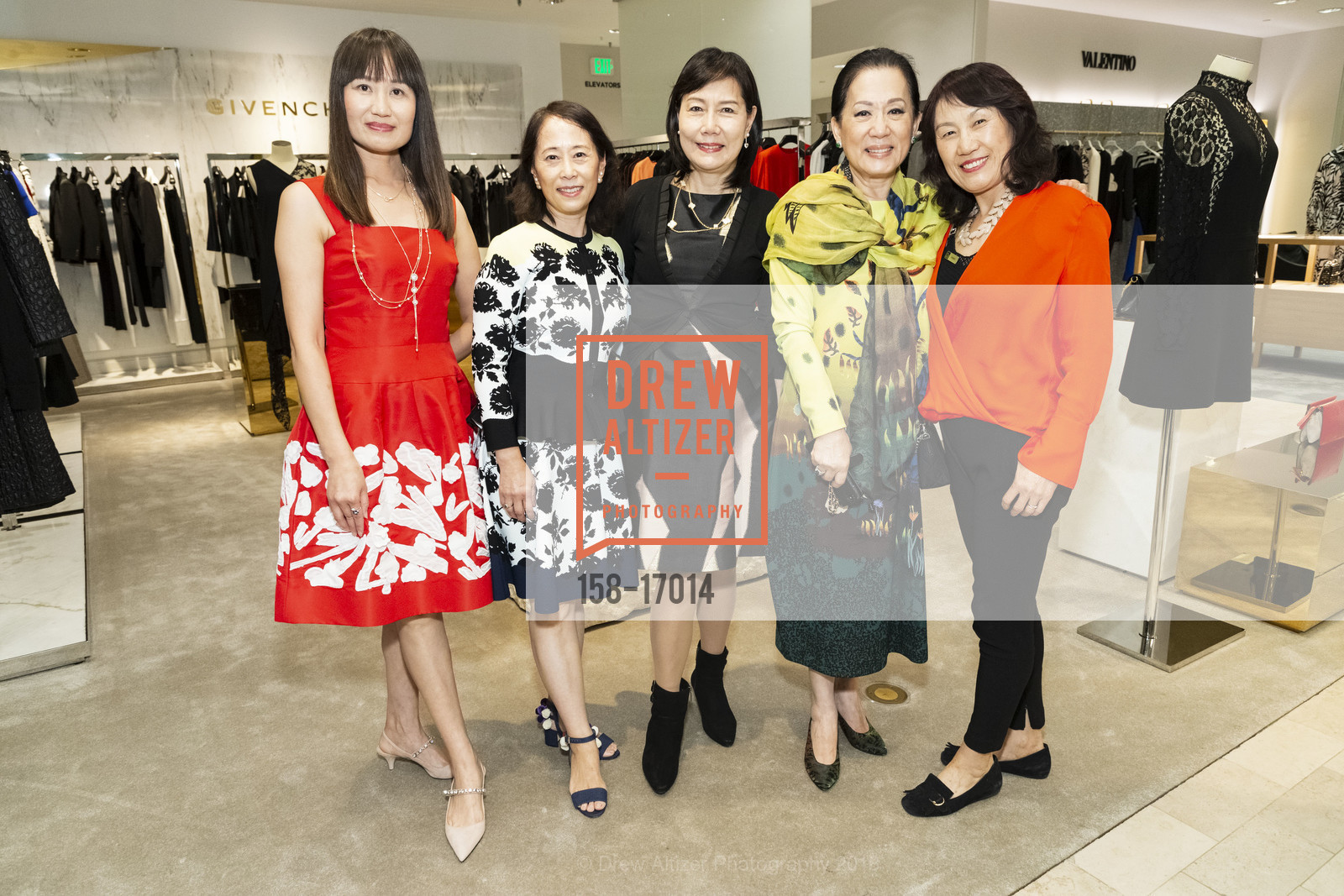 Linda Nie, Chaomei Chen, Grace Hsiung, Shirley Soong, Fanny Zhou, Saks Fifth Avenue It List Fall Fashion Show, Saks Fifth Avenue. 384 Post St, September 13th, 2018, Photo #158-17014 Linda Nie, Chaomei Chen, Grace Hsiung, Shirley Soong, Fanny Zhou, Photo #158-17014