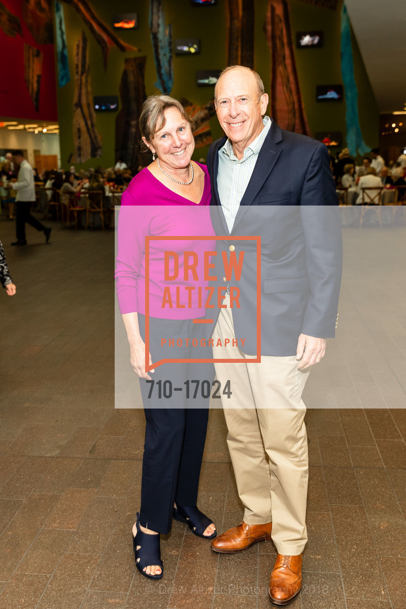 Carol Selig, Rand Selig, FAMSF Annual Donors’ Luncheon, de Young Museum, September 17th, 2018, Photo #710-17024 Carol Selig, Rand Selig, Photo #710-17024