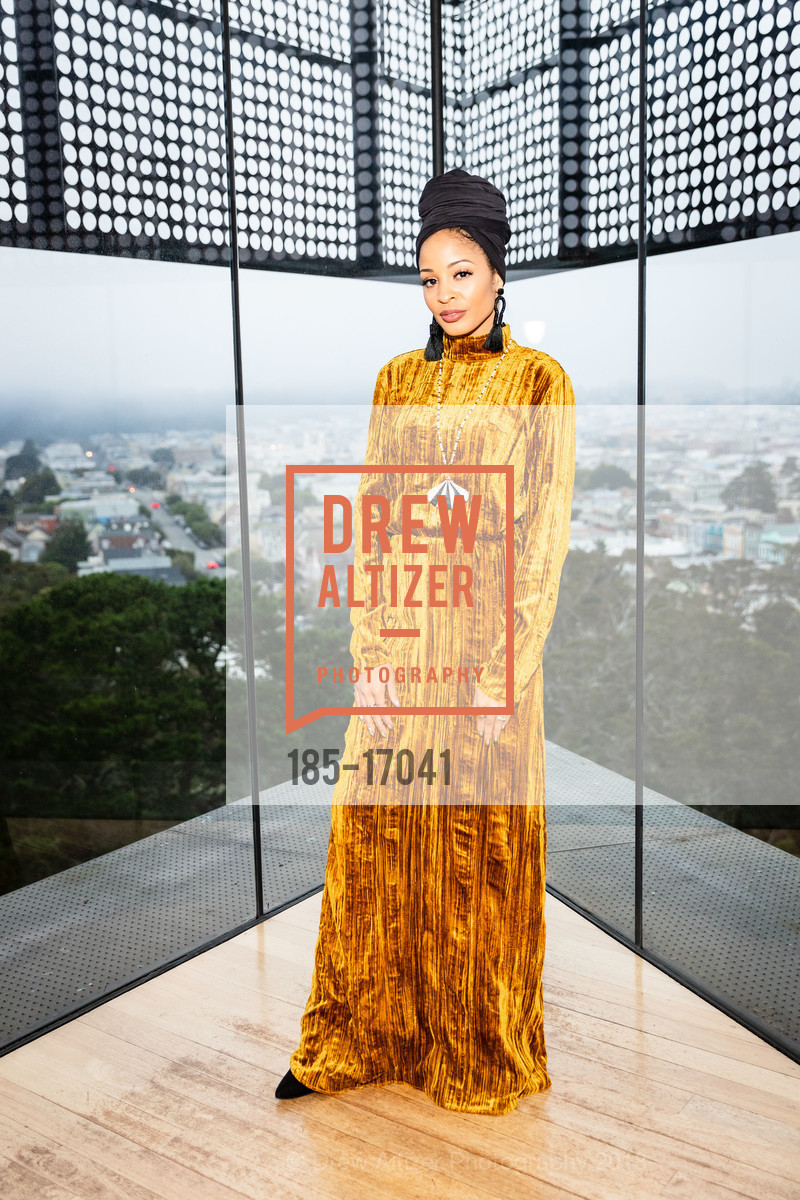 Neelam Hakeem, Contemporary Muslim Fashions Donor Opening at the de Young, de Young Musuem, September 21st, 2018, Photo #185-17041 Neelam Hakeem, Photo #185-17041